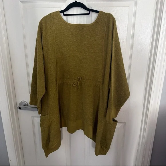 Blue Fish Barclay Patched Crepe Perennial Tunic Top Woods Olive Size 2 - Picture 2 of 3